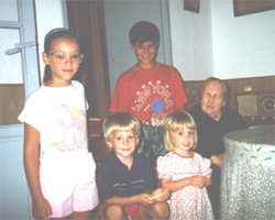 MariaJos�, Salvador, Andres, Irene y Bisabuela, image.jpg